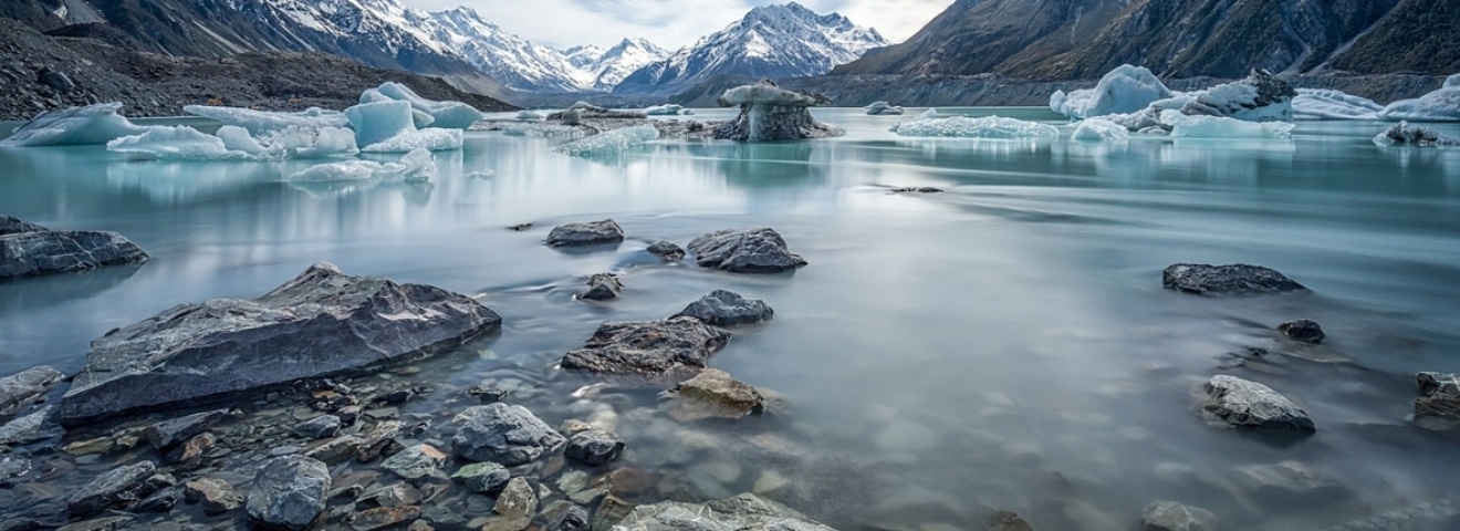 Frozen lake _Library Header 1200x430